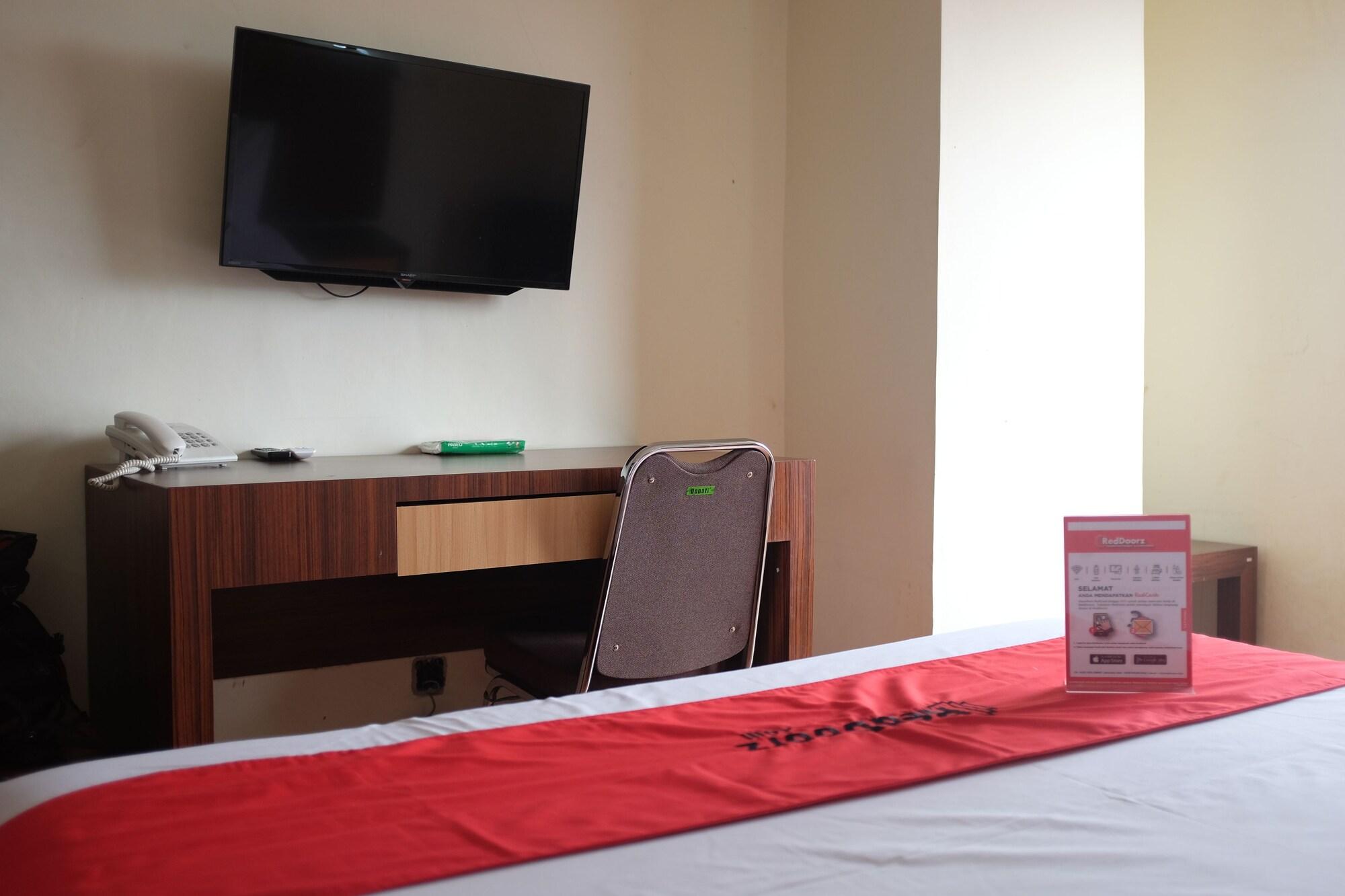 Reddoorz Plus Near Senen Jakarta Luaran gambar