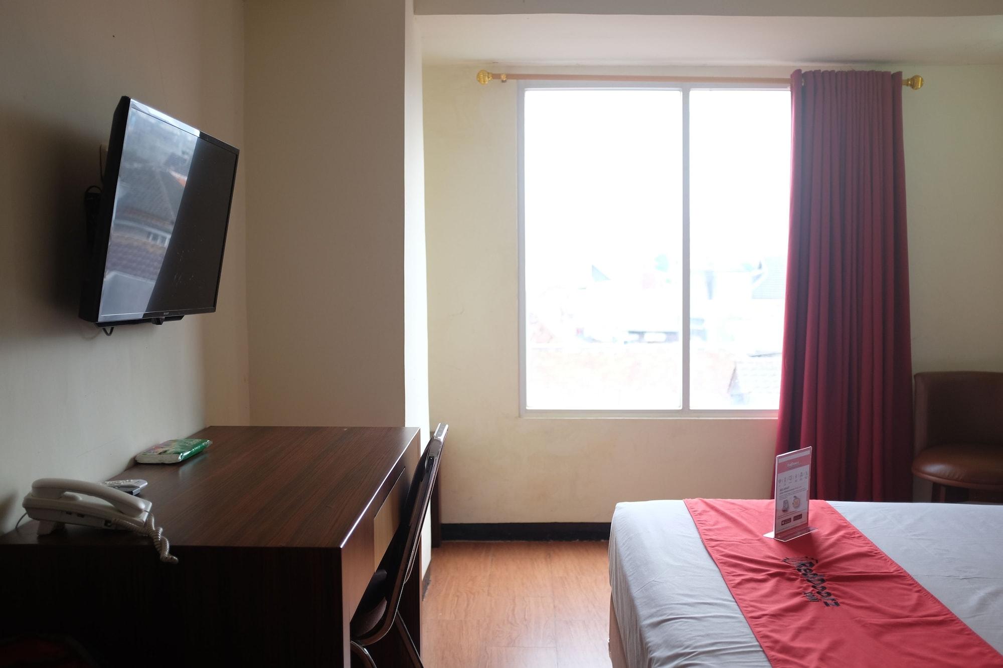 Reddoorz Plus Near Senen Jakarta Luaran gambar